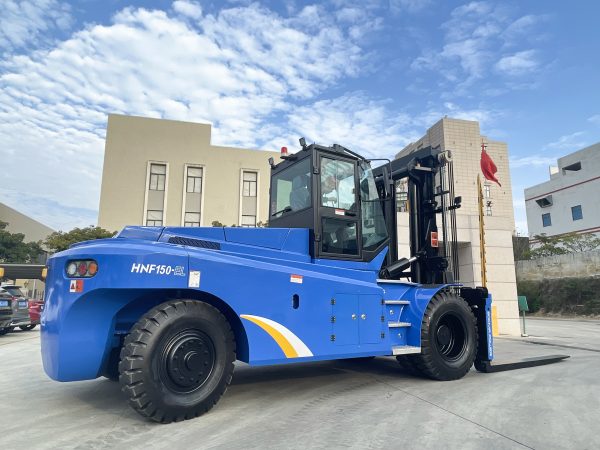 15 Ton Electric Forklift - Image 3